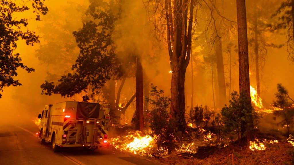 California wildfire continues to spread