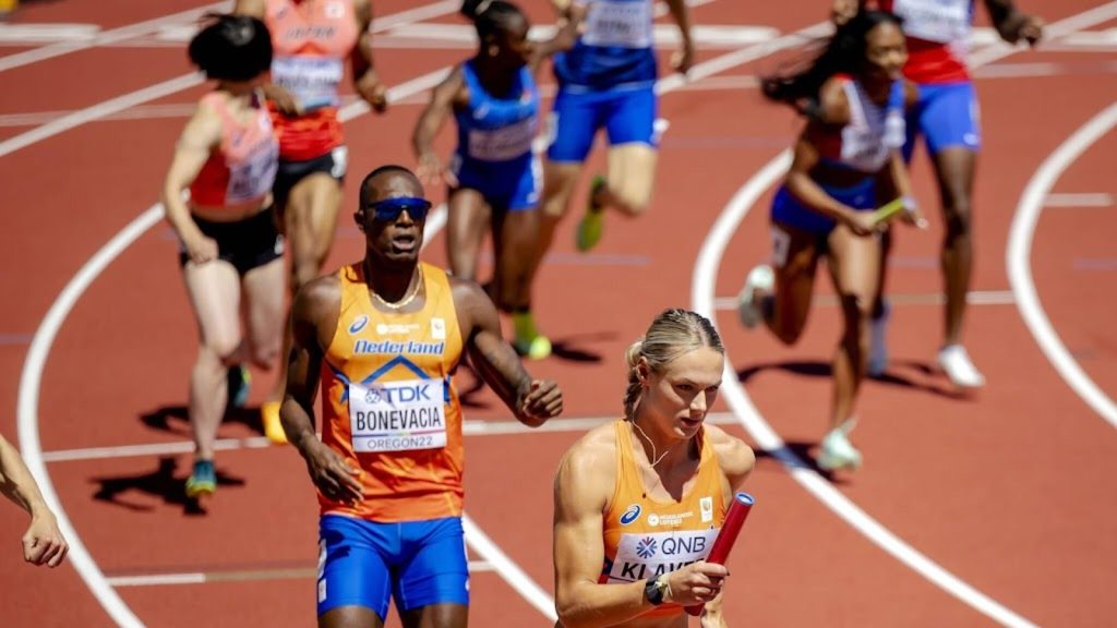 Mixed 4x400 team relay at the final of the World Championships in Athletics