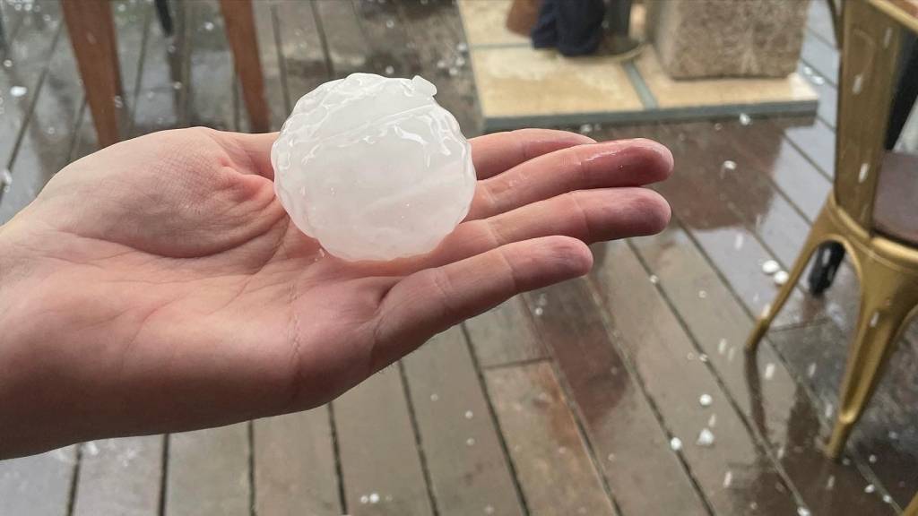 Little girl dies in Catalonia's biggest hailstorm in 20 years