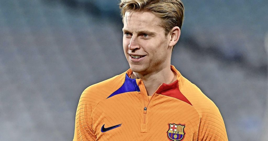 Frenkie de Jong despite rumors with Barcelona at training camp |  Football