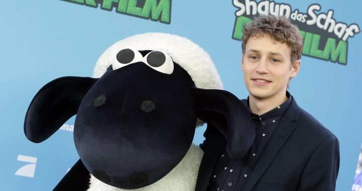Shaun the sheep is allowed to take a trip to the moon - Wel.nl