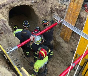 Suspected bank robber rescued from self-dug tunnel in Rome after eight hours |  Abroad