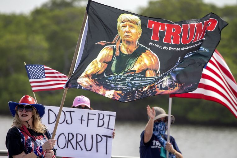 Supporters of former US President Donald Trump protested a recent FBI raid outside his home in Mar-a-Lago.  Image by ANP / EPA
