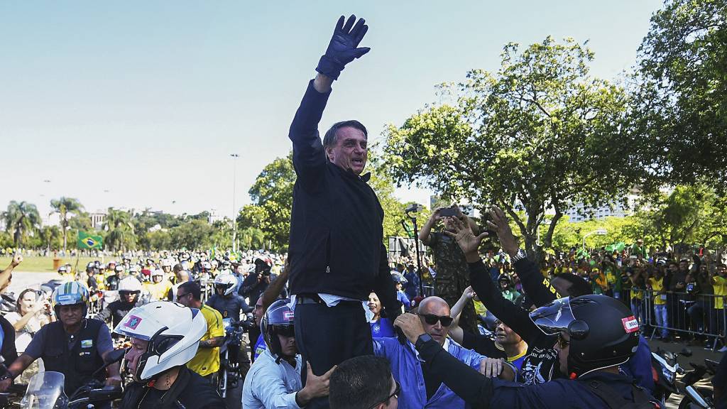 Bolsonaro uses Brazil's 200th anniversary to campaign