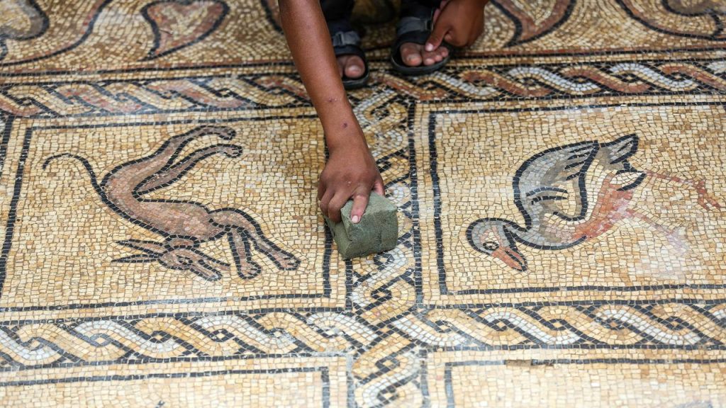 Gaza farmer finds ancient Byzantine mosaic while planting tree |  NOW