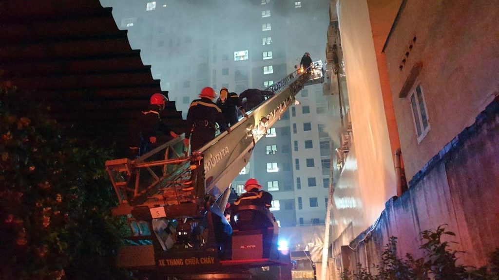 32 dead in the fire of a karaoke bar Vietnam, fear of new victims |  NOW