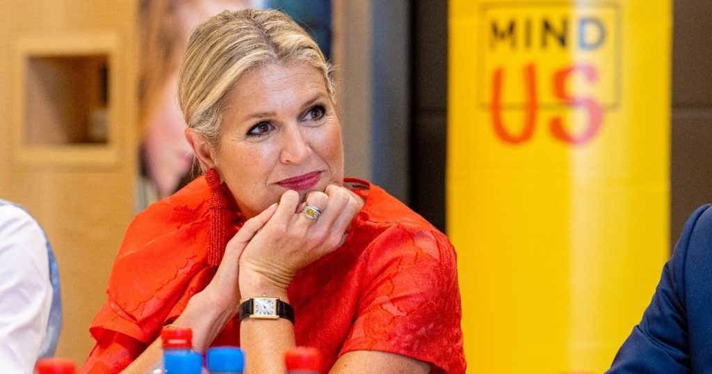 Queen Máxima received gifts from students of a Dutch school in the United States