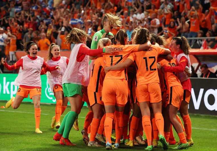 The Dutch footballers celebrate the 1-0 in the 93rd minute.  ImageREUTERS