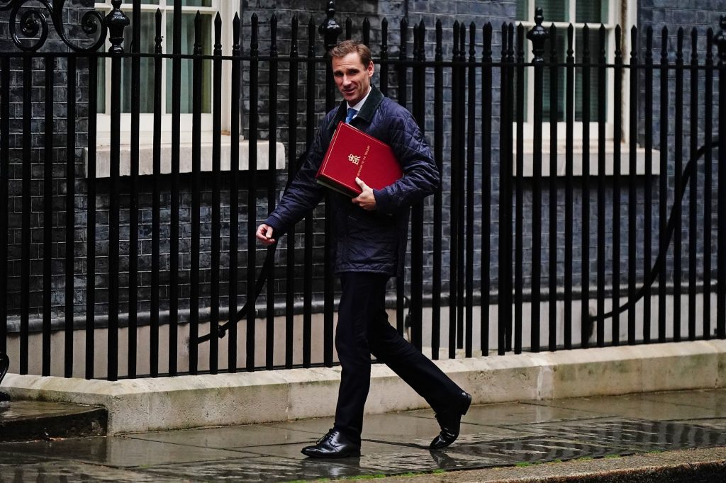 UK deputy minister downplays pound collapse