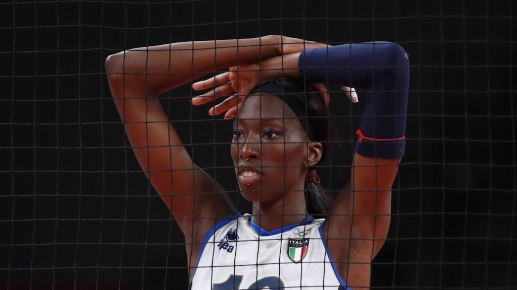 A star volleyball player wants to leave the Italy national team because of racism