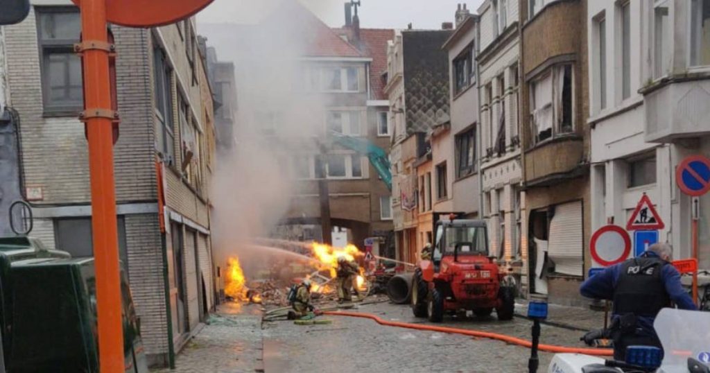 At least three injured and 15 to 20 homes damaged in a heavy gas explosion in the center of Ostend: relief workers present en masse |  Abroad