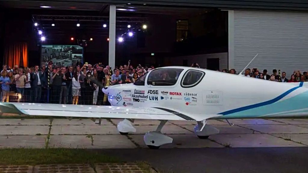 Delft students' hydrogen plane receives support from Airbus