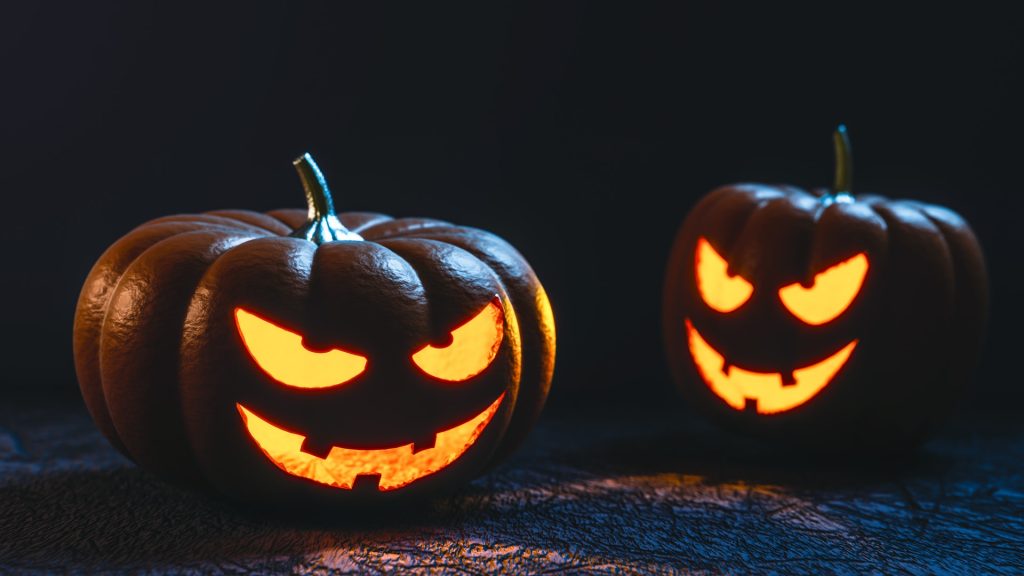 Halloween celebration and 'trick or treat tour' in Vlierden