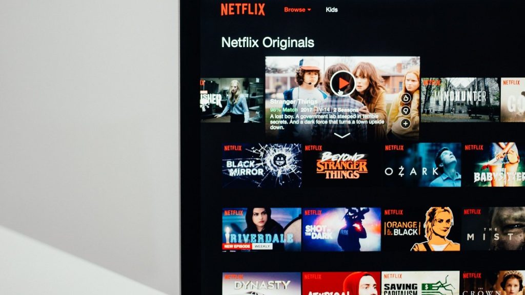 Netflix officially offers a cheaper subscription with advertising