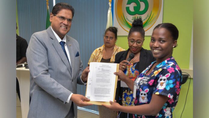 200 AZP care workers receive floor papers