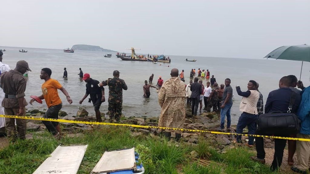 Airliner crashes into Lake Victoria in Tanzania