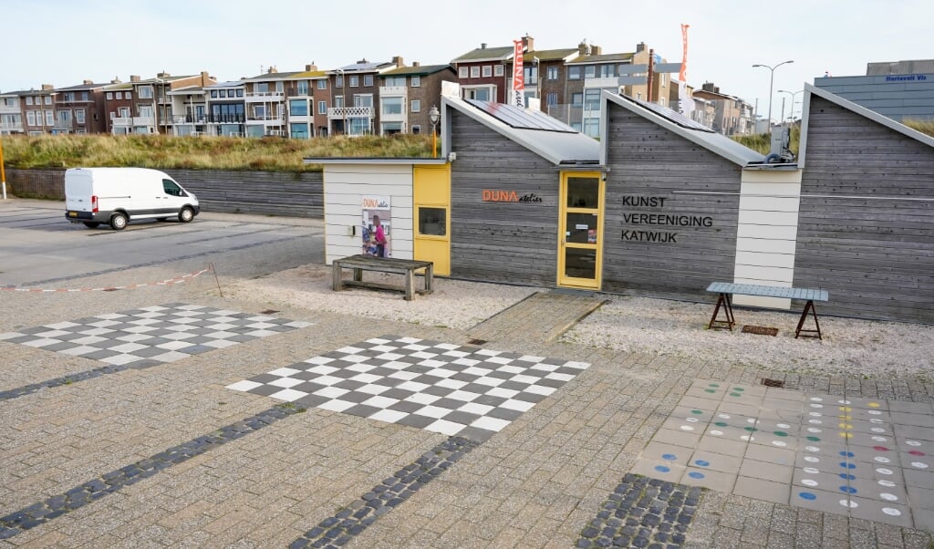 CDA: chess tables in the public space