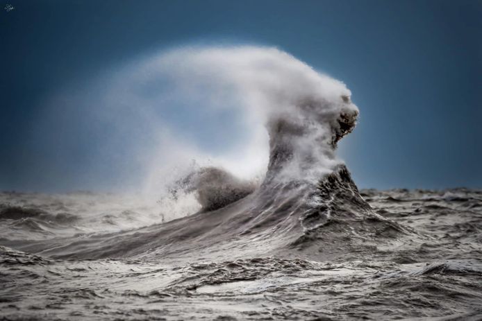 Canadian Cody Evans regularly travels to Lake Erie in the Canadian province of Ontario to take photos of the raging waves.