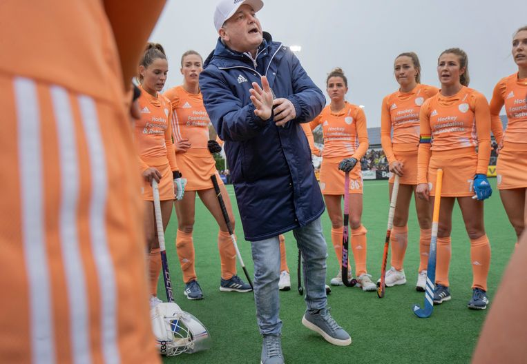 National coach Paul van Ass instructs hockey players during an exhibition game against Ireland.  The Netherlands won 5-0.  Image Koen Suyk