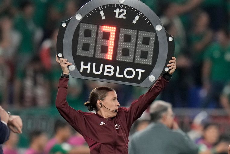 Stéphanie Frappart has only been used as a fourth referee in previous World Cup matches, like here in Mexico City-Poland.  Image access point
