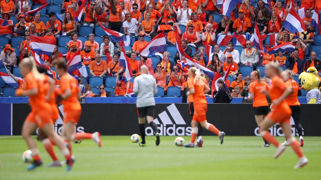 Orange Women start World Cup match with New Zealand with Van Es |  sport