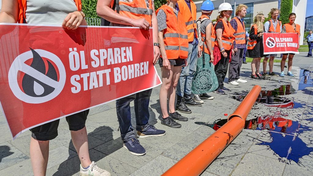 Raid against German climate activists, prosecutor says 'criminal group'