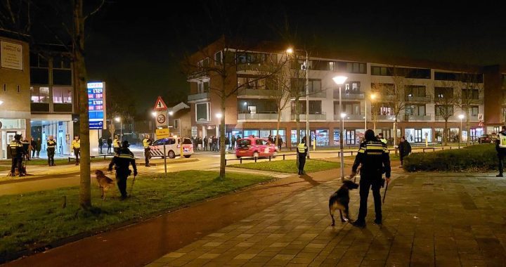Police sweep De Stier roundabout after unrest after Morocco World Cup win |  Amersfoort